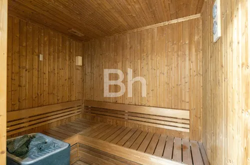 1 Bedroom Apartment in The Bay