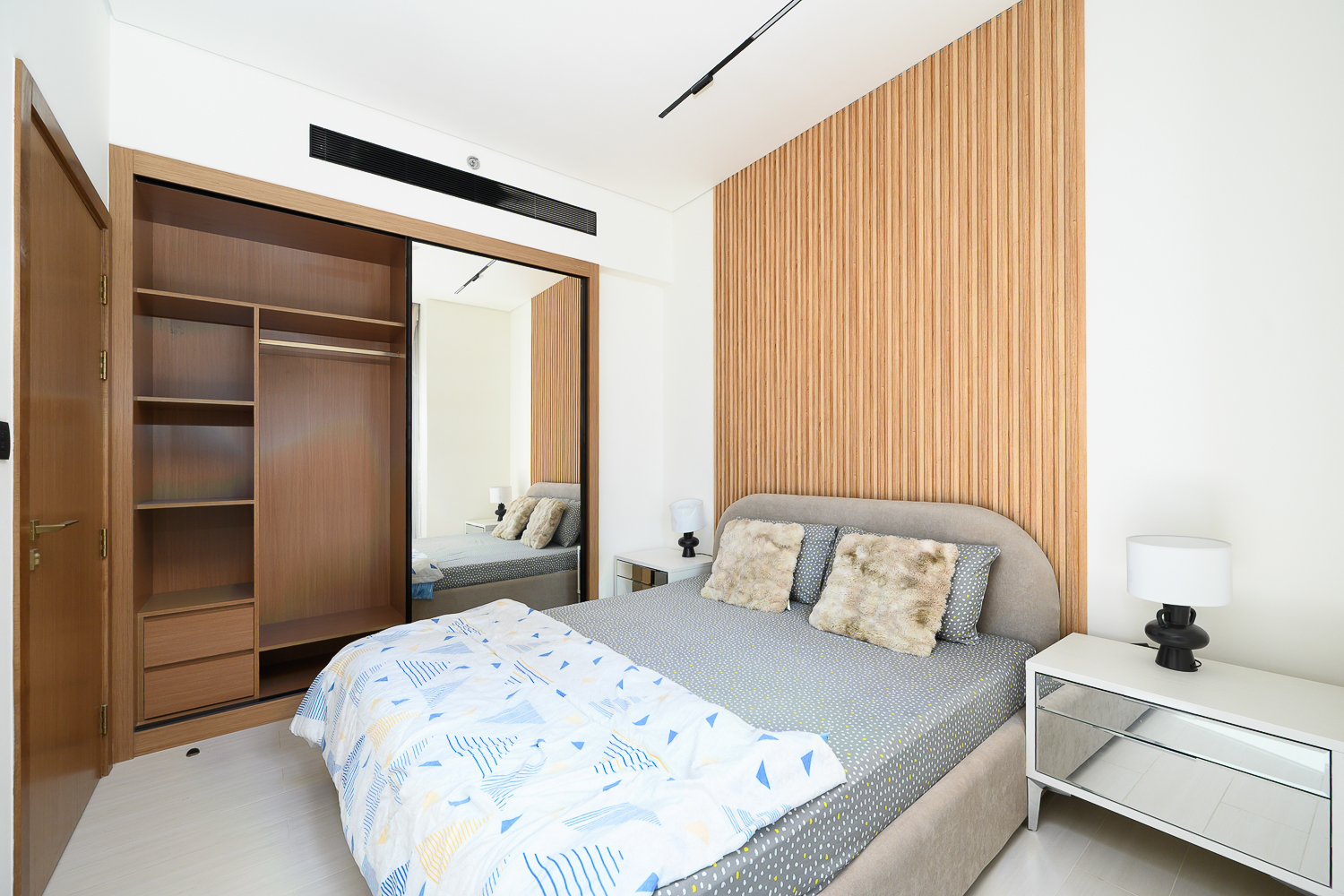 1 Bedroom Apartment in Trillionaire Residences