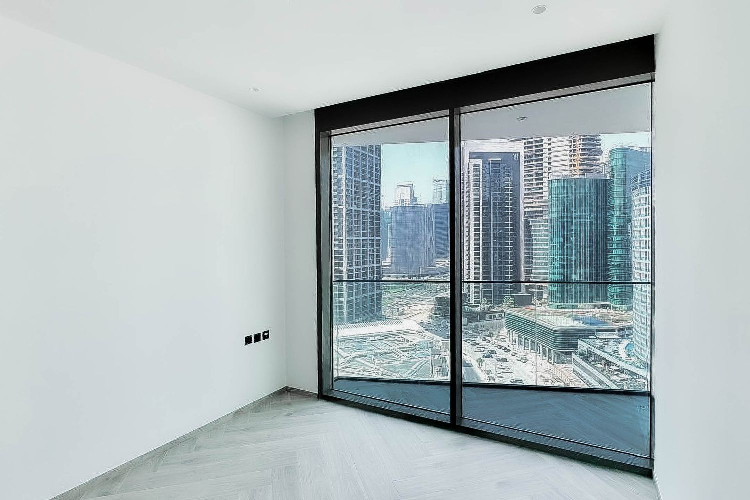 1 Bedroom Apartment in Peninsula Three