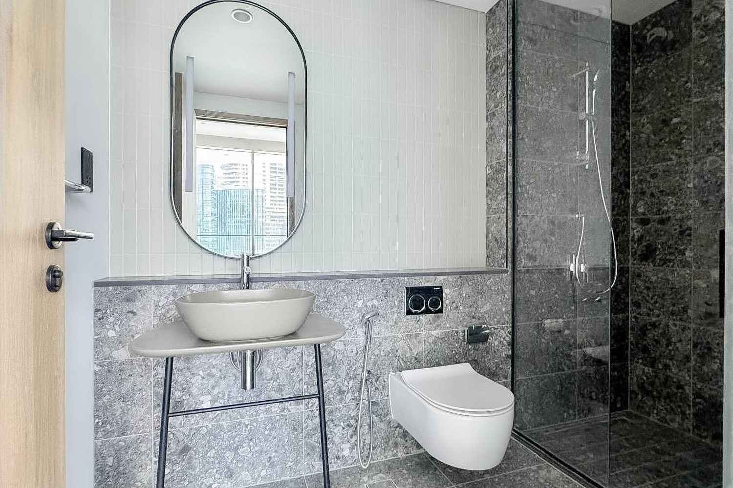 1 Bedroom Apartment in Peninsula Three