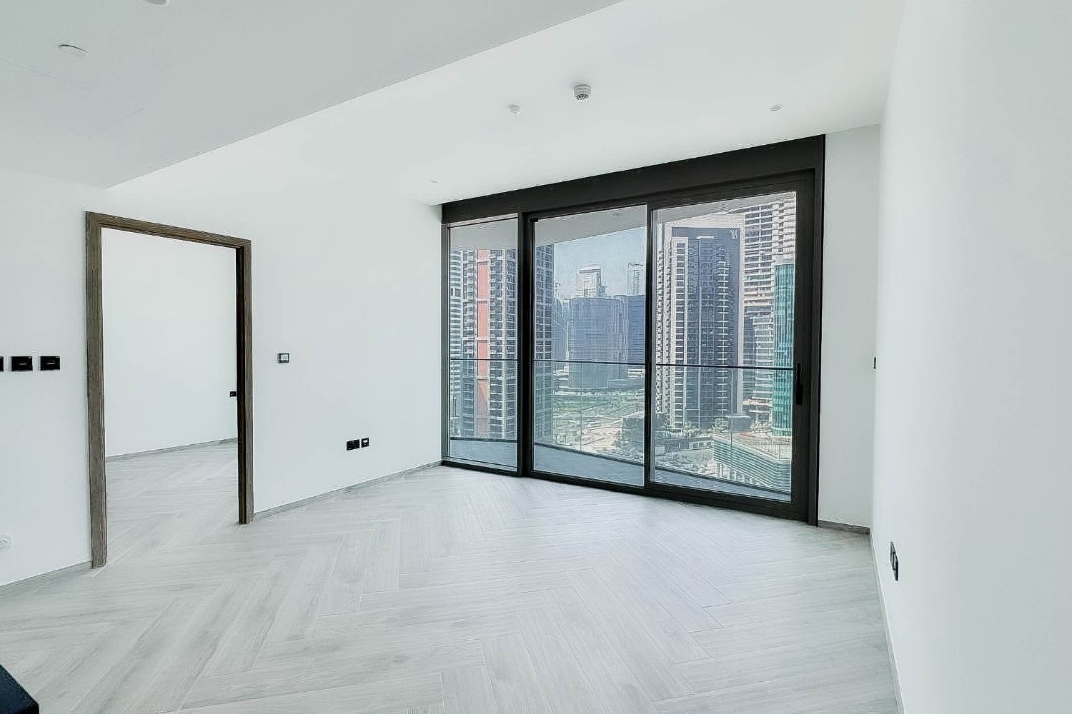 1 Bedroom Apartment in Peninsula Three