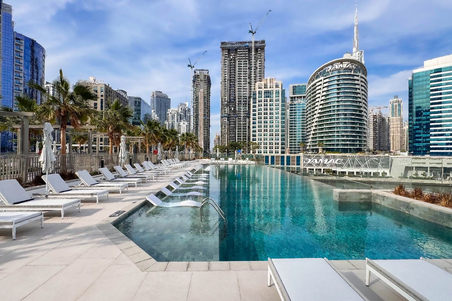 1 Bedroom Apartment in Peninsula Three