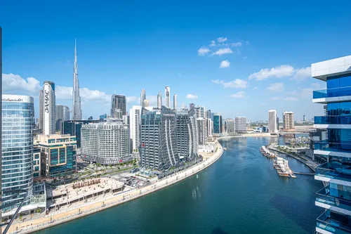 3 Bedrooms Apartment in Royal Continental Suites