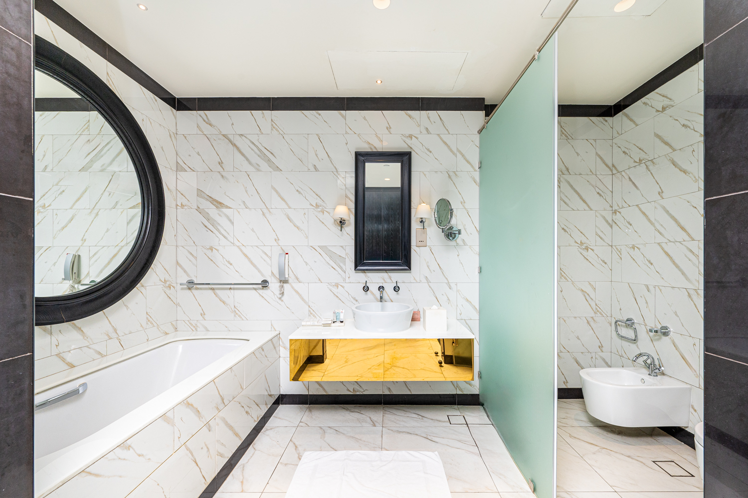 1 Bedroom Apartment in Millennium Atria Business Bay