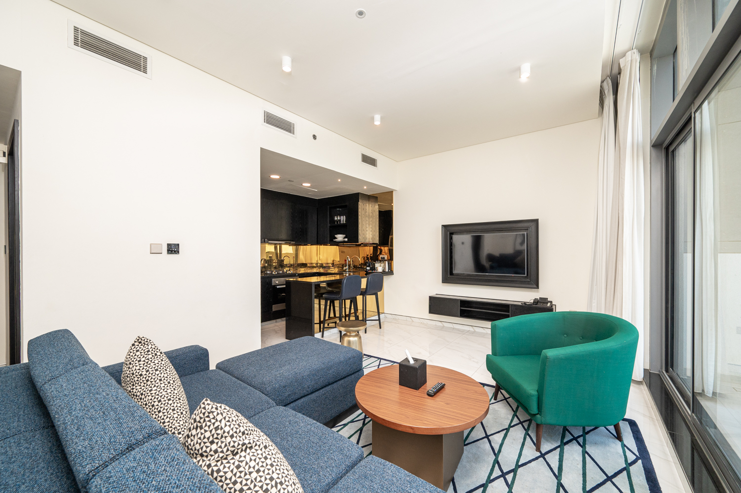 1 Bedroom Apartment in Millennium Atria Business Bay