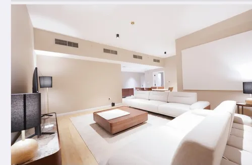 1 Bedroom Apartment in Executive Tower C