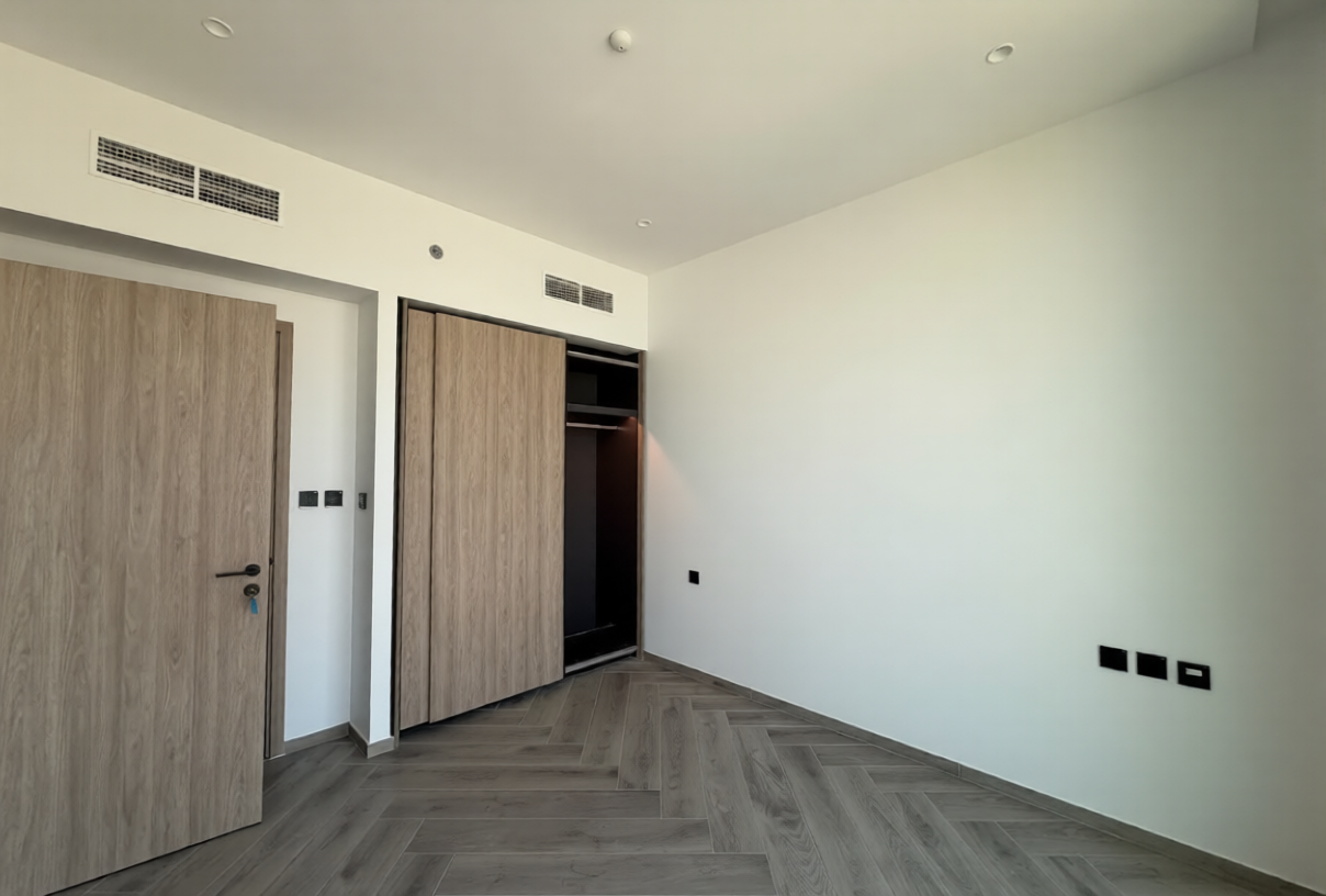 1 Bedroom Apartment in Peninsula Three