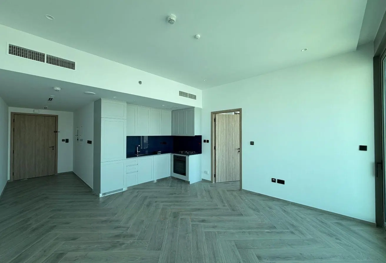 1 Bedroom Apartment in Peninsula Three