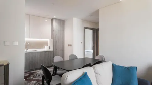 2 Bedrooms Apartment in Peninsula One