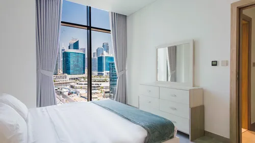 2 Bedrooms Apartment in Peninsula One