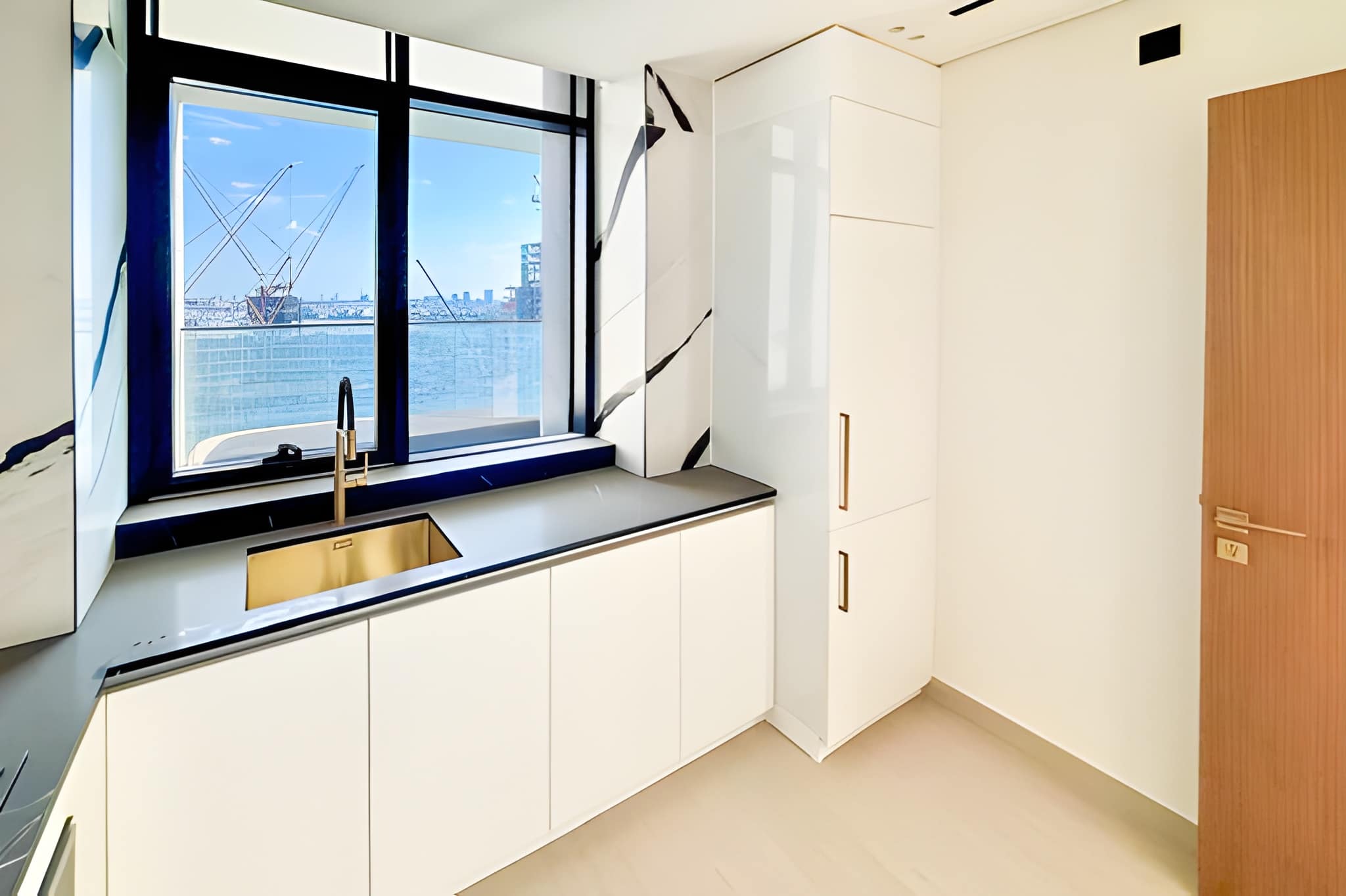 2 Bedrooms Apartment in Trillionaire Residences