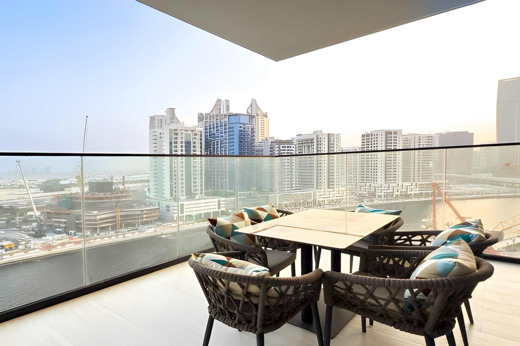 2 Bedrooms Apartment in Trillionaire Residences