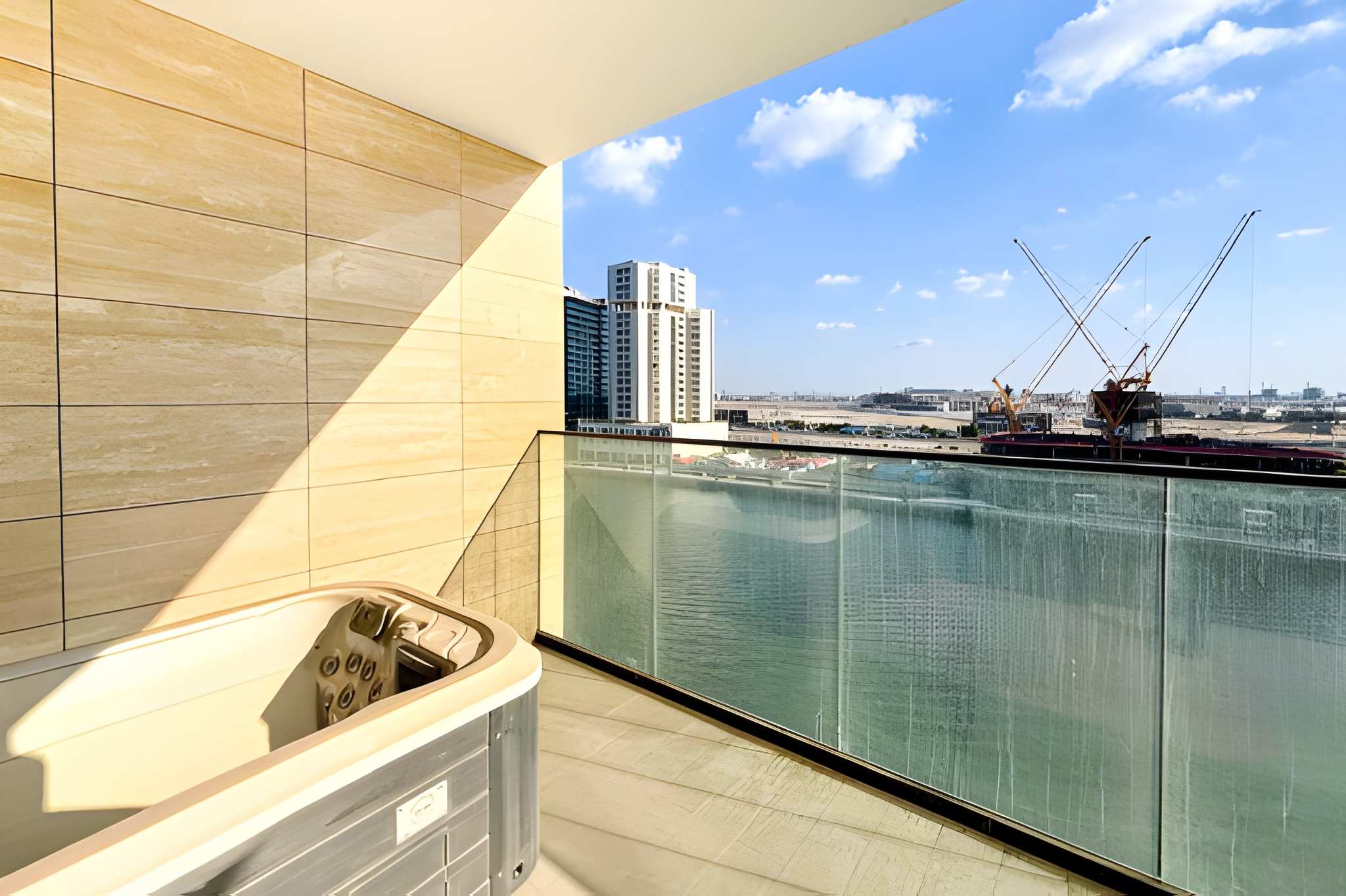 2 Bedrooms Apartment in Trillionaire Residences