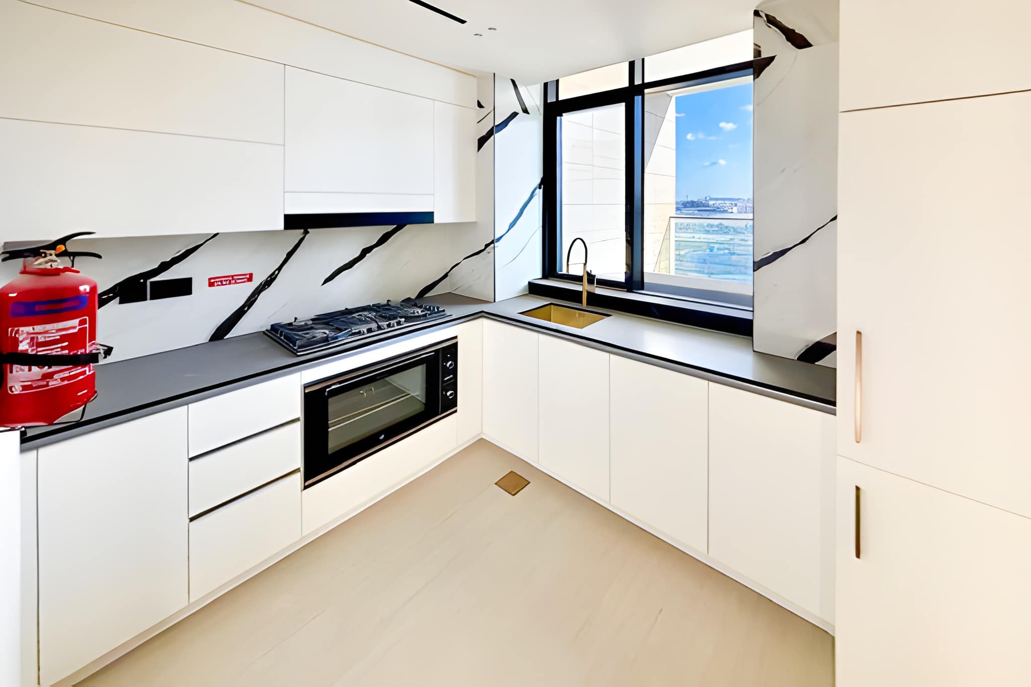 2 Bedrooms Apartment in Trillionaire Residences