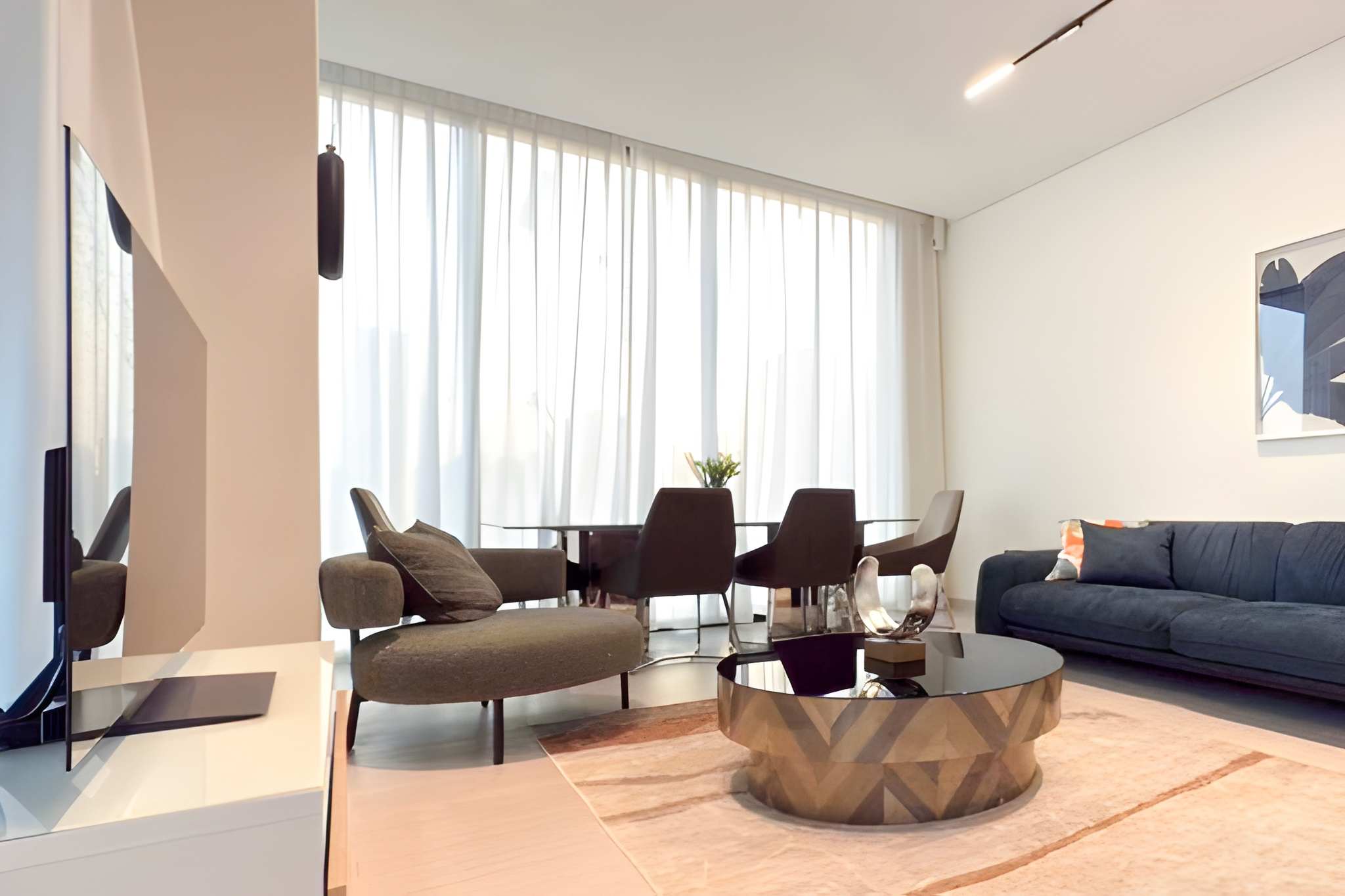 2 Bedrooms Apartment in Trillionaire Residences