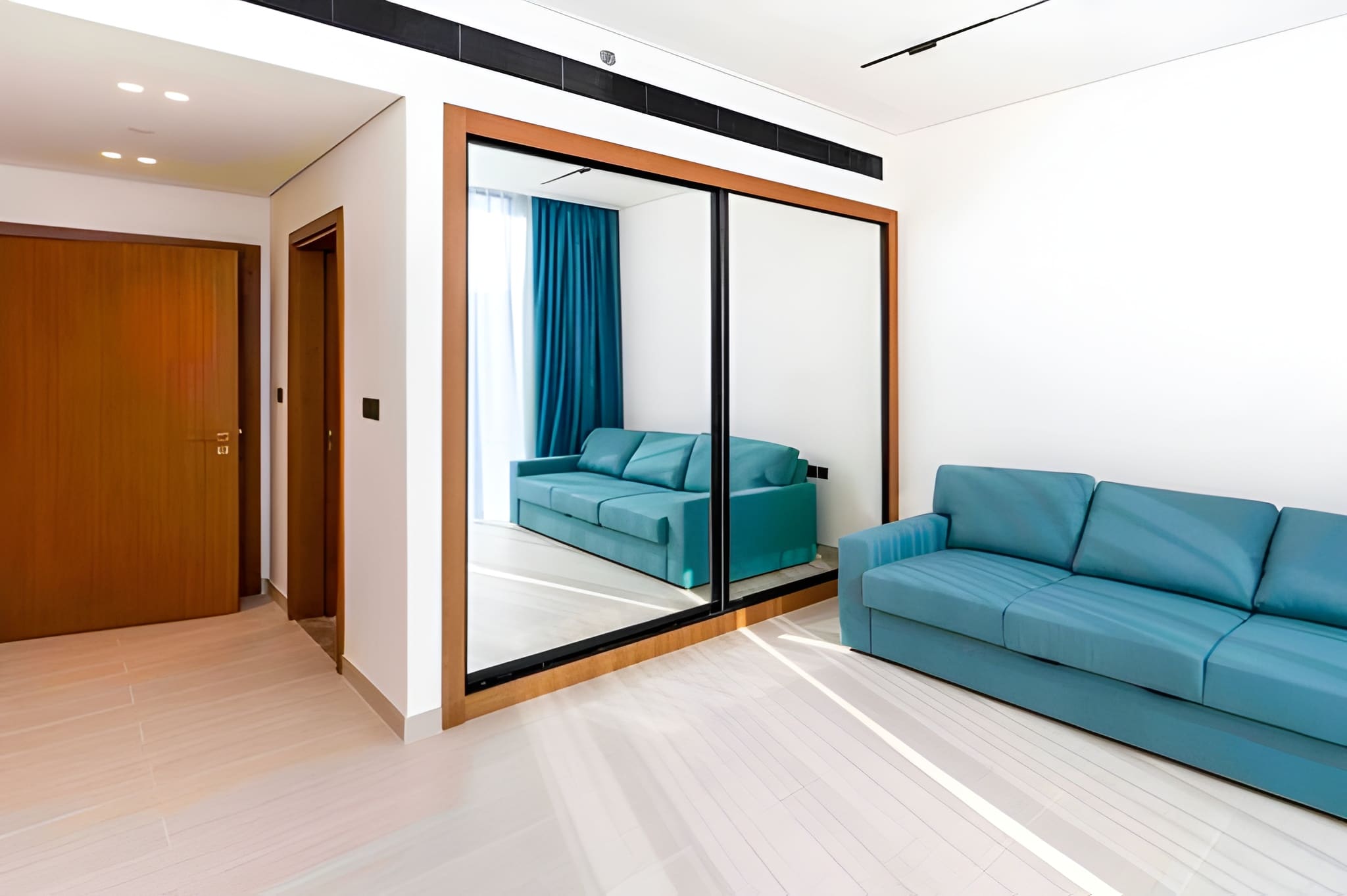 2 Bedrooms Apartment in Trillionaire Residences