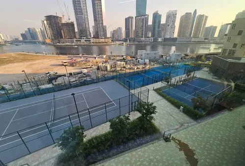 1 Bedroom Apartment in Peninsula Three