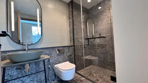 1 Bedroom Apartment in Peninsula Three