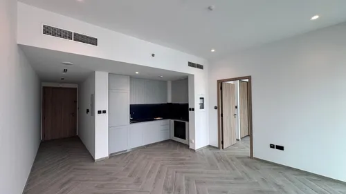 1 Bedroom Apartment in Peninsula Three