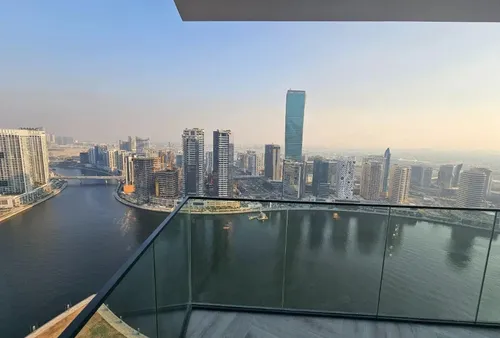 1 Bedroom Apartment in Peninsula Three