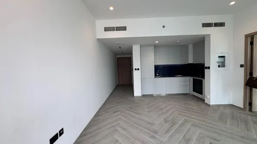 1 Bedroom Apartment in Peninsula Three
