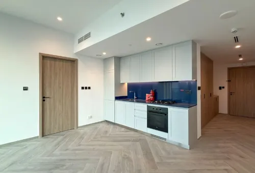 1 Bedroom Apartment in Peninsula Three