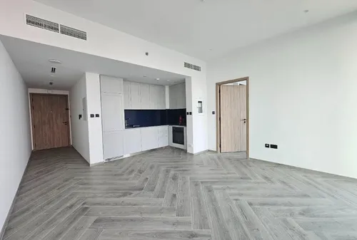 1 Bedroom Apartment in Peninsula Three