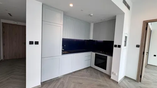 1 Bedroom Apartment in Peninsula Three