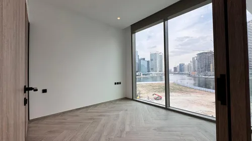 1 Bedroom Apartment in Peninsula Three