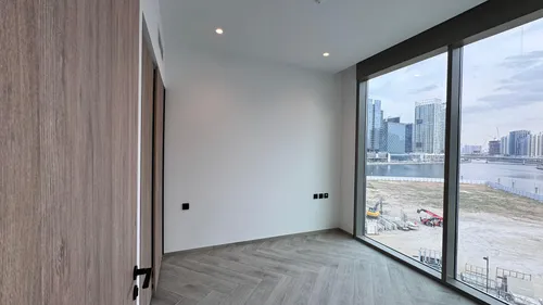 1 Bedroom Apartment in Peninsula Three