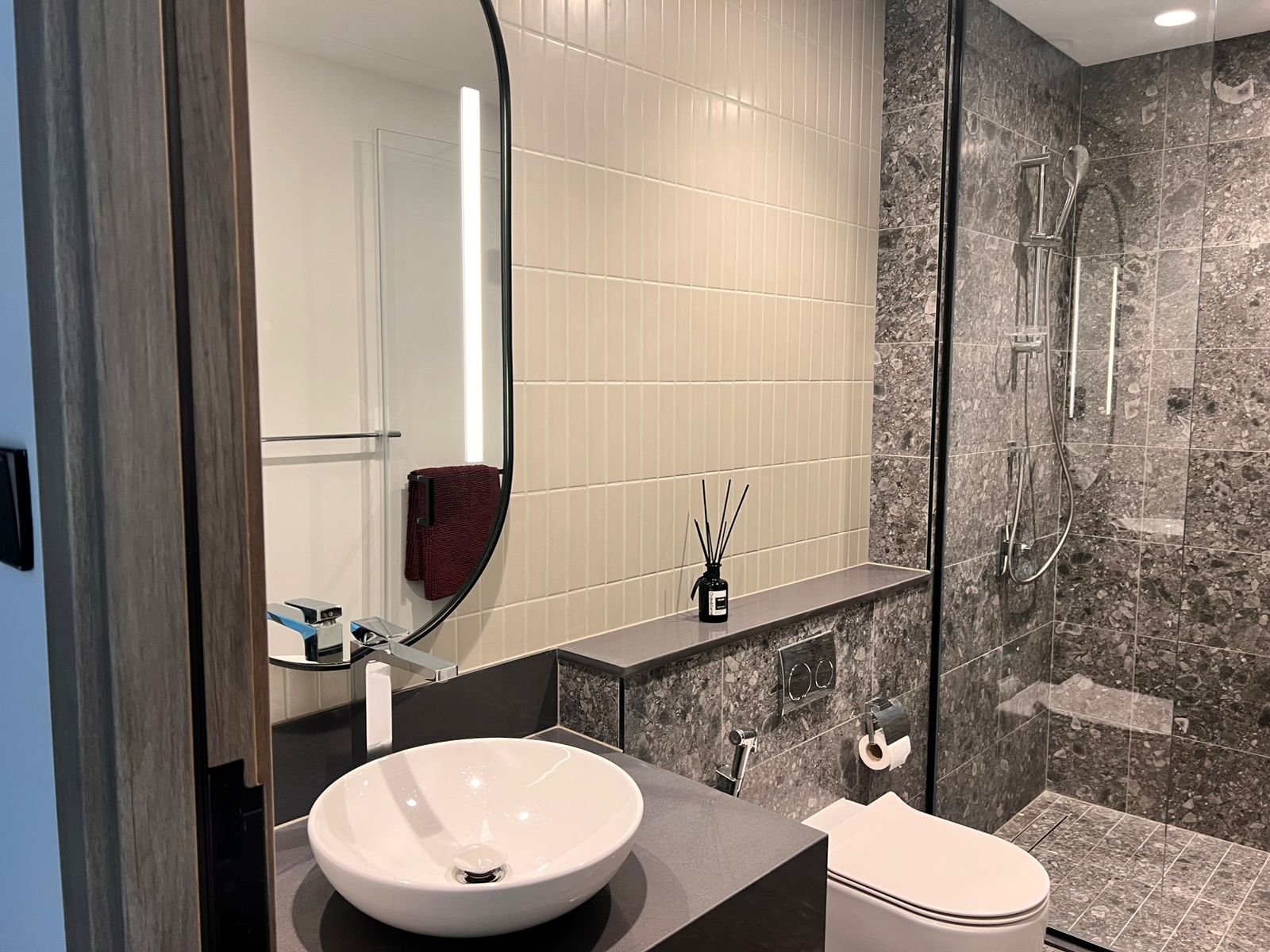 2 Bedrooms Apartment in Peninsula Three