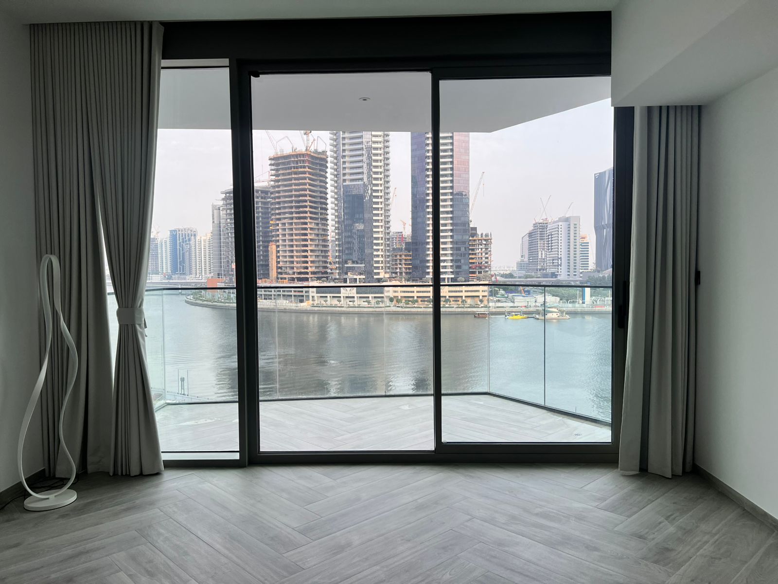 2 Bedrooms Apartment in Peninsula Three