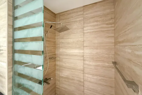 2 Bedrooms Apartment in Urban Oasis