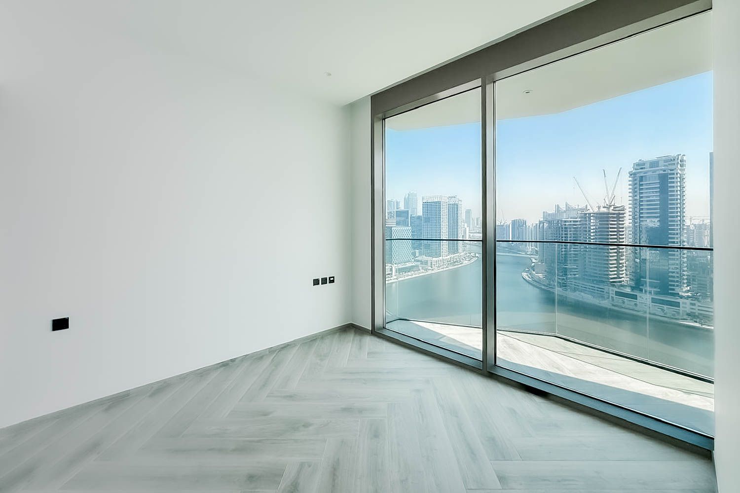 1 Bedroom Apartment in Peninsula Three