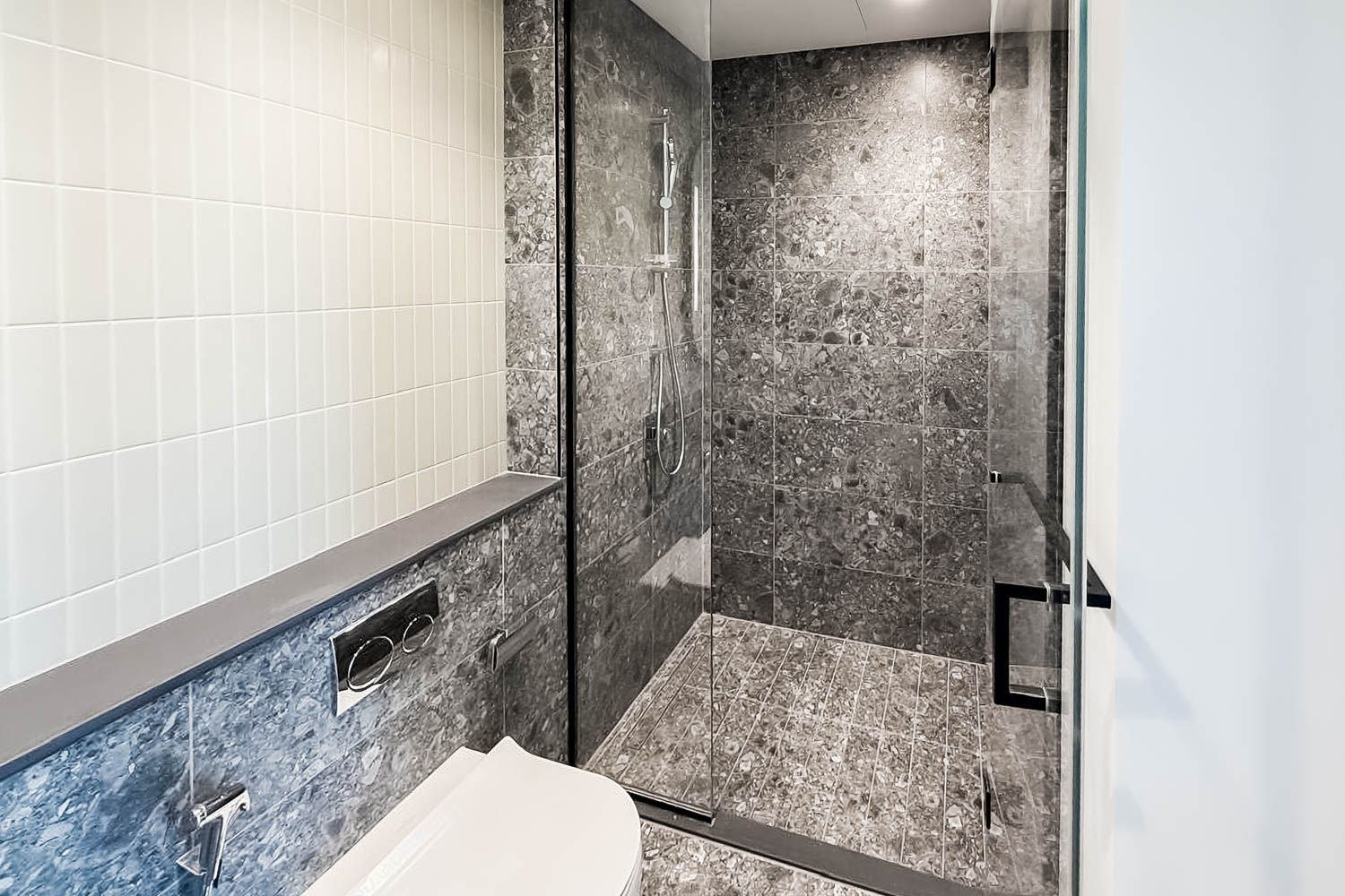 1 Bedroom Apartment in Peninsula Three