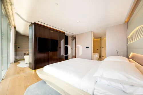 Luxury Apartment| Full Canal View |VOT |Zaha Hadid