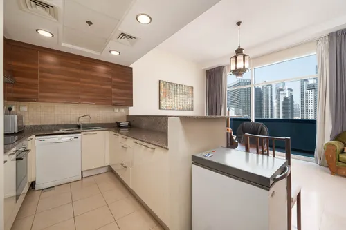  Apartment in Bay Square Building 11