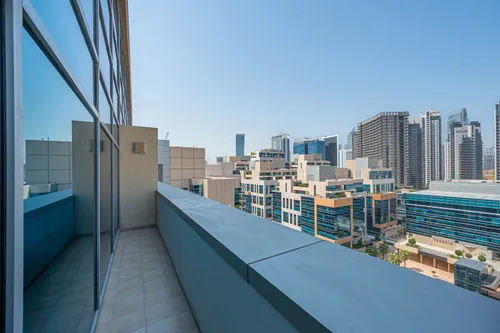  Apartment in Bay Square Building 11