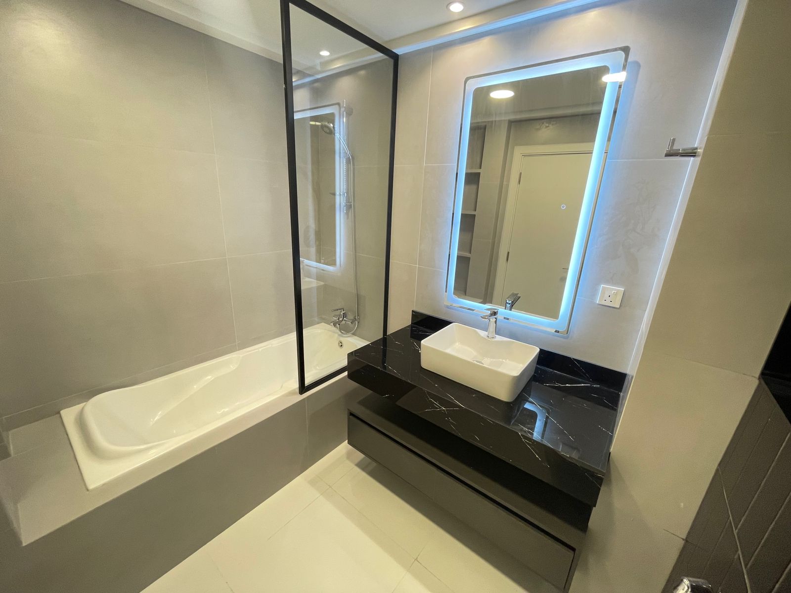 3 Bedrooms Apartment in Executive Tower E