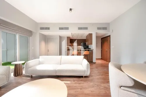 Furnished | Bright Spacious | Close to Metro