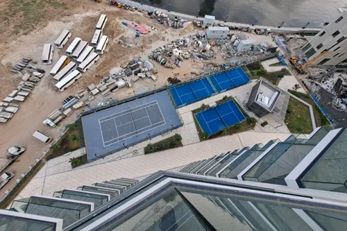 1 Bedroom Apartment in Peninsula Three