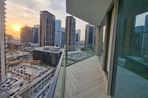 1 Bedroom Apartment in Peninsula Three