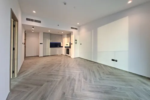 1 Bedroom Apartment in Peninsula Three