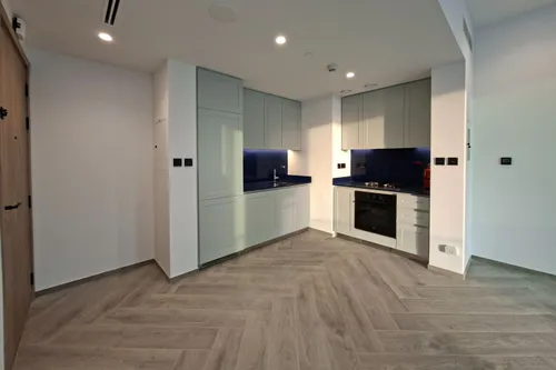 1 Bedroom Apartment in Peninsula Three