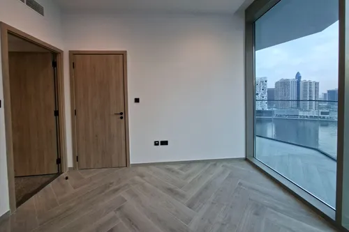 1 Bedroom Apartment in Peninsula Three