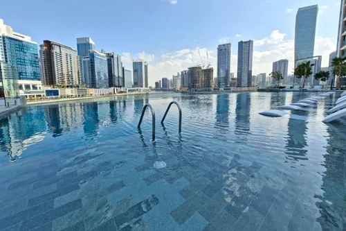 1 Bedroom Apartment in Peninsula Three