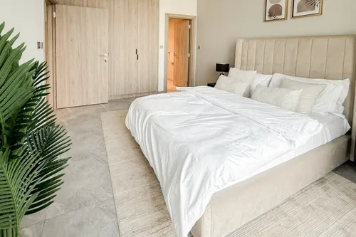 2 Bedrooms Apartment in Peninsula One