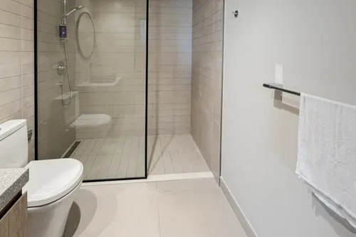 2 Bedrooms Apartment in Peninsula One