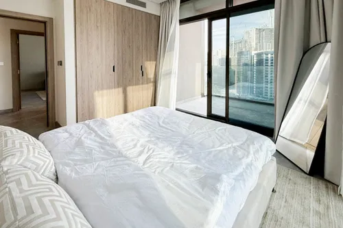 2 Bedrooms Apartment in Peninsula One