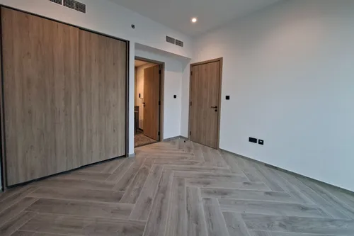 1 Bedroom Apartment in Peninsula Three